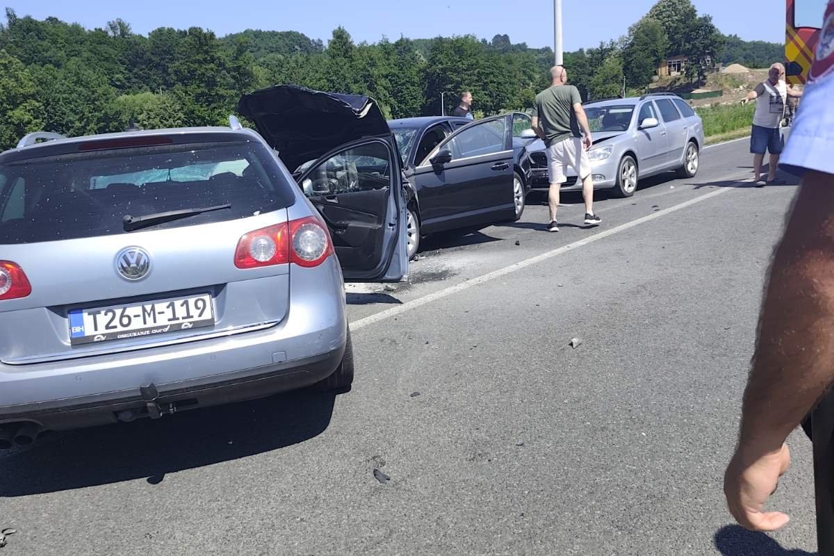 Poginule 2 žene i muškarac: Nakon stravične saobraćajke u Prijakovcima normalizovan saobraćaj na putu Banjaluka – Prijedor