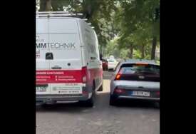 (VIDEO) Odjekuju hici, građanima stigao hitan apel: Prvi snimci pucnjave u centru grada u Njemačkoj, ima mrtvih