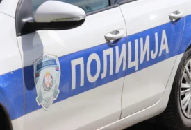 Ubacio ga u auto, pa ga nemilosrdno UDARAO: Uhapšen muškarac koji je PRETUKAO DJEČAKA u Kruševcu