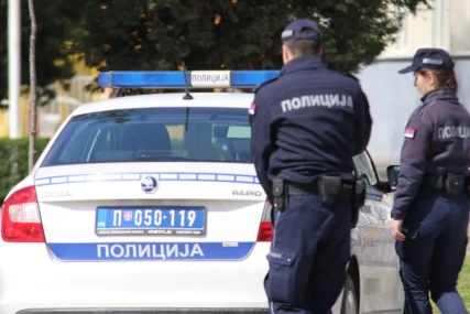 POLICAJCI OSUMNJIČENI ZA ZLOUPOTREBU POLOŽAJA Sumnja da su omogućili mimo zakona bezbjednosno interesantnoj osobi da nabavi oružje