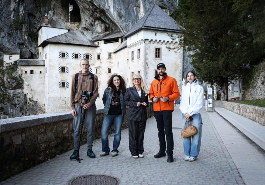 reportaža o Predjamskom dvorcu, Slovenija