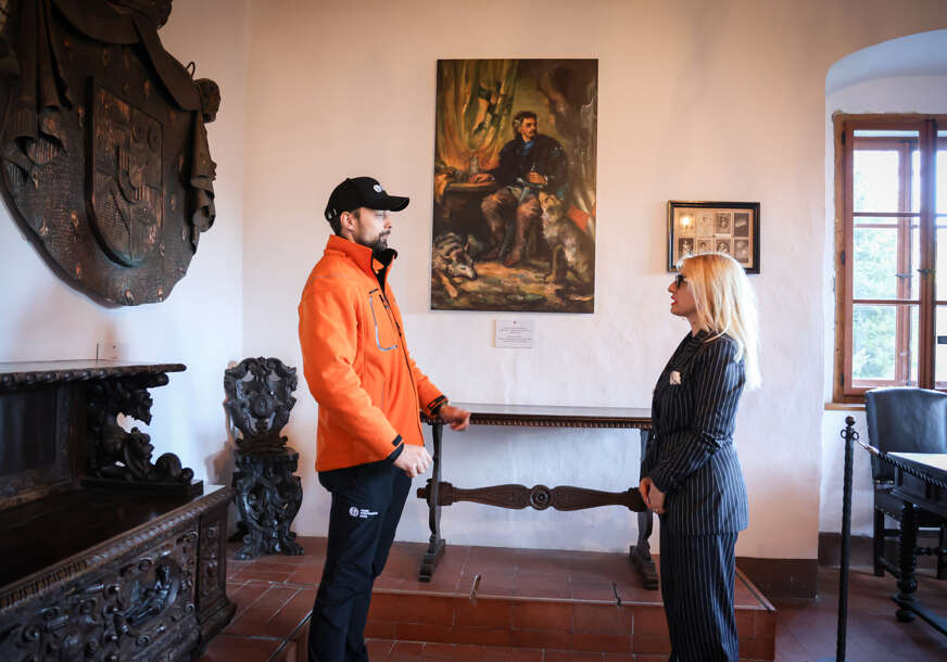 reportaža o Predjamskom dvorcu, Slovenija