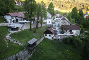 reportaža o Predjamskom dvorcu, Slovenija