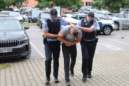 Određen pritvor Banjalučaninu (36): Osumnjičen da je za samo 40 minuta opljačkao nekoliko radnji u Banjaluci
