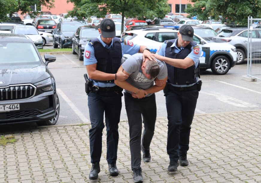 Određen pritvor Banjalučaninu (36): Osumnjičen da je za samo 40 minuta opljačkao nekoliko radnji u Banjaluci