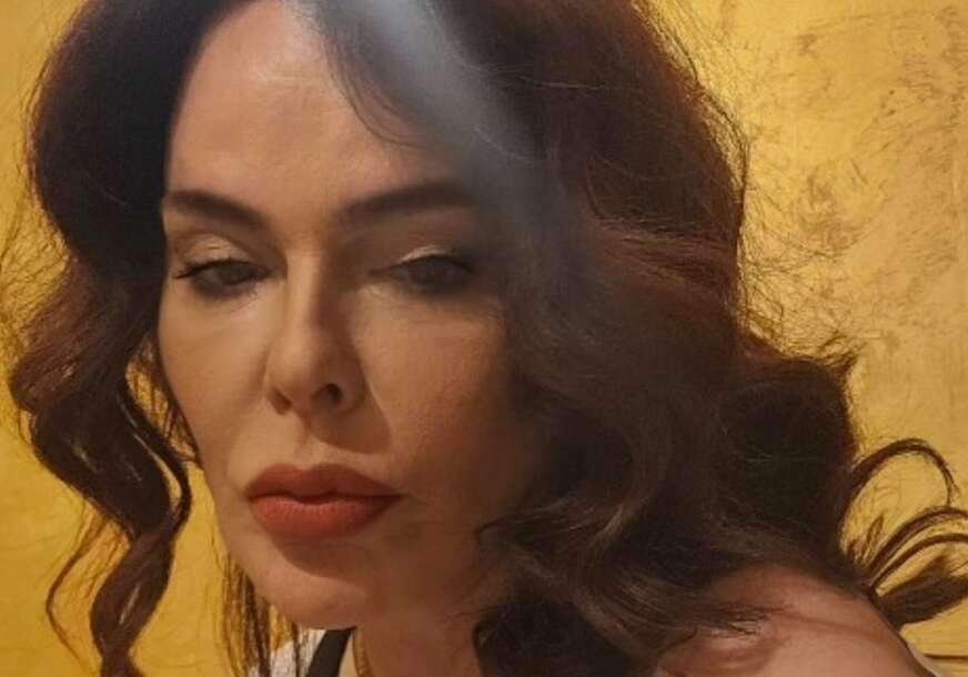 (FOTO) „Ja sam tu da volim, a ne da biram“ Ona je majka Pavla Mensura, evo kako je poznata glumica pričala o privatnim životima sinova