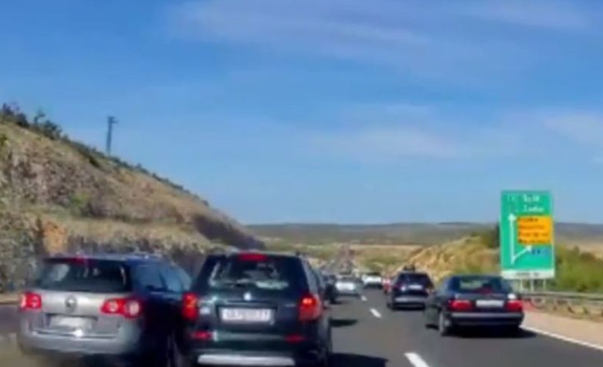 (VIDEO) Život izgubile dvije mlade osobe: Objavljen jeziv snimak nastao neposredno prije tragedije