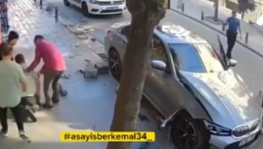 (VIDEO) "Nije mi rekao čak ni brz oporavak" Udario pješaka pa izašao da provjeri štetu na autu, reakcija vozača šokirala javnost