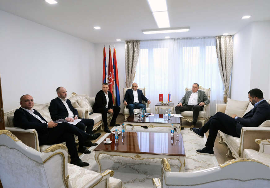 (FOTO) "Interes građana na prvom su mjestu" Zvaničnici SNSD sa Banjcem i Nešićem poručili da NASTAVLJAJU SLOŽNO