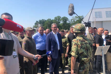 "Spremna da zaštiti zemlju" Vučić i Dodik na prikazu modernih sredstava i sistema Vojske Srbije u Batajnici