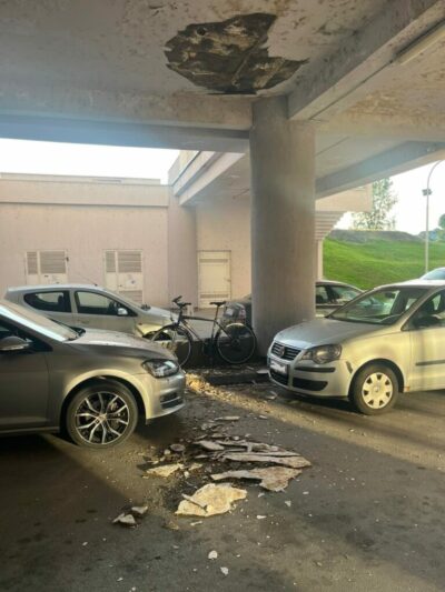 urušio se plafon na parkingu  UKC