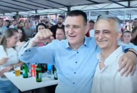 (VIDEO) Veselje uz KRAJIŠKU PJESMU: Đajić okupio više od 4.000 ljudi u Prnjavoru