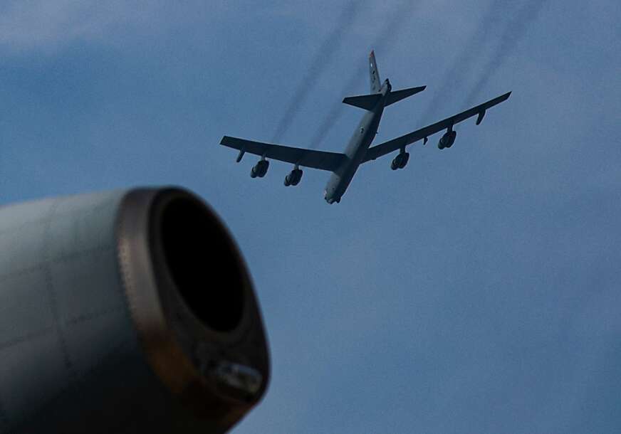 Istraga u toku: Osam članova posade poginulo u padu američkog bombardera B-52