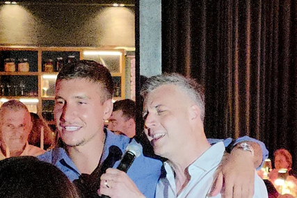 (VIDEO) VAŽE ZA 2 NAJVEĆA ŠMEKERA Bogdan Bogdanović u društvu pjevača, ukrstili glasove uz ovaj hit