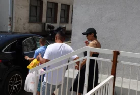 (VIDEO, FOTO) "Dobro se osjećam" Mina Kostić NAPUSTILA PSIHIJATRIJSKU USTANOVU u pratnji Kaspera i brata