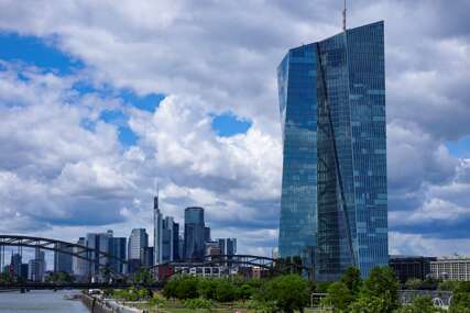 ECB POVEĆALA KAMATNE STOPE Cilj ublažavanje inflacije potrošačkih cijena
