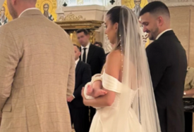 (FOTO) Prizor za pamćenje: Sestra poznate influenserke se vjenčala u Hramu Svetog Save pred Časnim pojasom Presvete Bogorodice