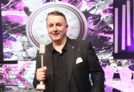 (VIDEO) "SUPRUGA JE U BOLNICI" Pobjednik "Nikad nije kasno" imao saobraćajku pred finale, jedva izustio