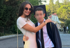 "Ljubavi moja" Emina Jahović i bivši muž na maturi sina Javuza, pjavačicu preplavile emocije