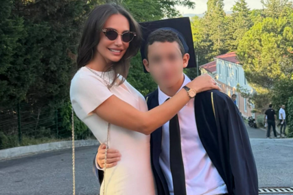 "Ljubavi moja" Emina Jahović i bivši muž na maturi sina Javuza, pjavačicu preplavile emocije
