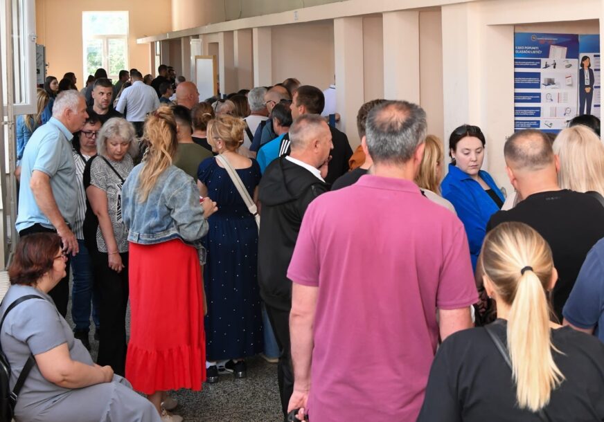 Zatvorena birališta na Kosovu: Velika izlaznost u srpskim sredinama