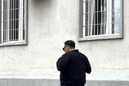 Zabrinut i neraspoložen: Kasper opet posjetio Minu Kostić, sa njim je došla i ONA