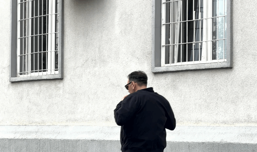Zabrinut i neraspoložen: Kasper opet posjetio Minu Kostić, sa njim je došla i ONA