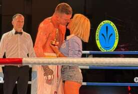 (VIDEO, FOTO) "Moj otac bi bio ponosan" Jovana Jeremić u kratkom šortsu i visokim štiklama UŠLA U RING KOD TIGRA, pa je preplavile emocije