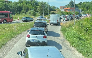 (VIDEO) PAKAO NA TOČKOVIMA Radovi na brzoj cesti i popodnevni špic zarobili vozače između Banjaluke i Laktaša