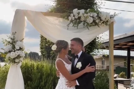 (VIDEO) OŽENIO SE SAŠA KOVAČEVIĆ Trudna Zorana blista u venčanici, a on je sve vrijeme drži za stomak