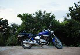 Omaž legendi motosporta: BMW predstavio limitiranu M 1000 RR TT Edition