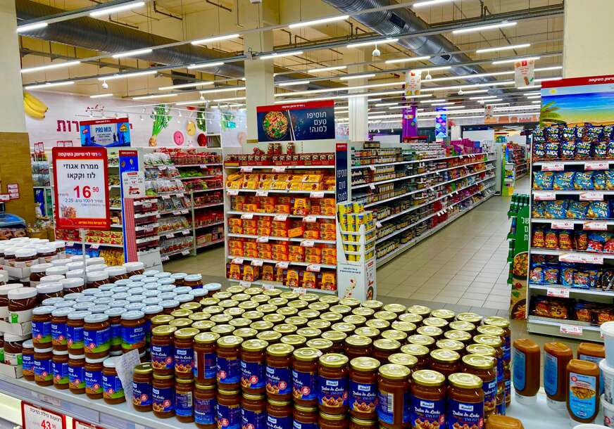 Razočaran nakon kupovine deserta: Sitna slova otkrila šta zapravo jede