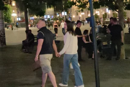 (VIDEO, FOTO) Iva Grgurić uhvaćena kako ŠETA SA NOVIM DEČKOM: Robijao u Americi jer je POKRAO MILIONE, a starleta mu krije lice kao zmija noge