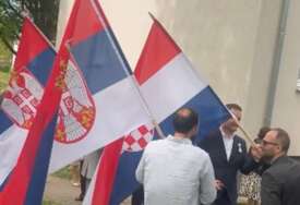 (FOTO) "JOŠ SAMO FALI DA KUM BUDE BOSANAC" Hrvatica i Srbin napravili svadbu za pamćenje, zastave se vijorile zajedno