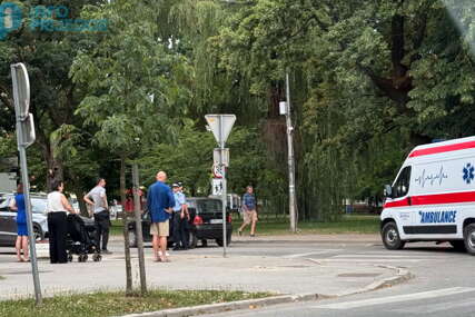 (FOTO) Nesreća u Prijedoru: Automobil UDARIO ŽENU I DJETE (4) na pješačkom prelazu