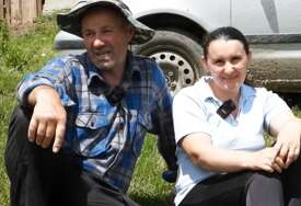 (VIDEO, FOTO) "Dijelimo i dobro i zlo" Spasoje sa Golije oženio Albanku Veru i sa njom IMA 6 KĆERKI, a njihova priča osvaja region