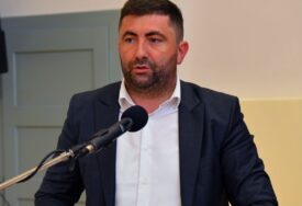 (VIDEO) EKSKLUZIVNO Srpskainfo donosi snimak obraćanja Ljubiše Petrovića sa sjednice Glavnog odbora SDS