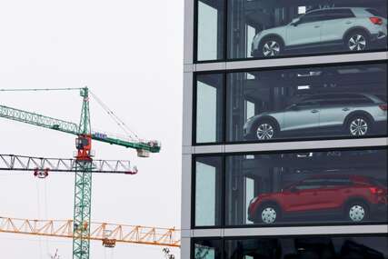 Trese se i auto gigant: Pad prodaje, veliko restrukturiranje, na udaru i fabrika u Njemačkoj!