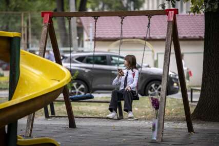 Da srce pukne od tuge: Djevojčica (12) pala sa ljuljaške, nije joj bilo spasa