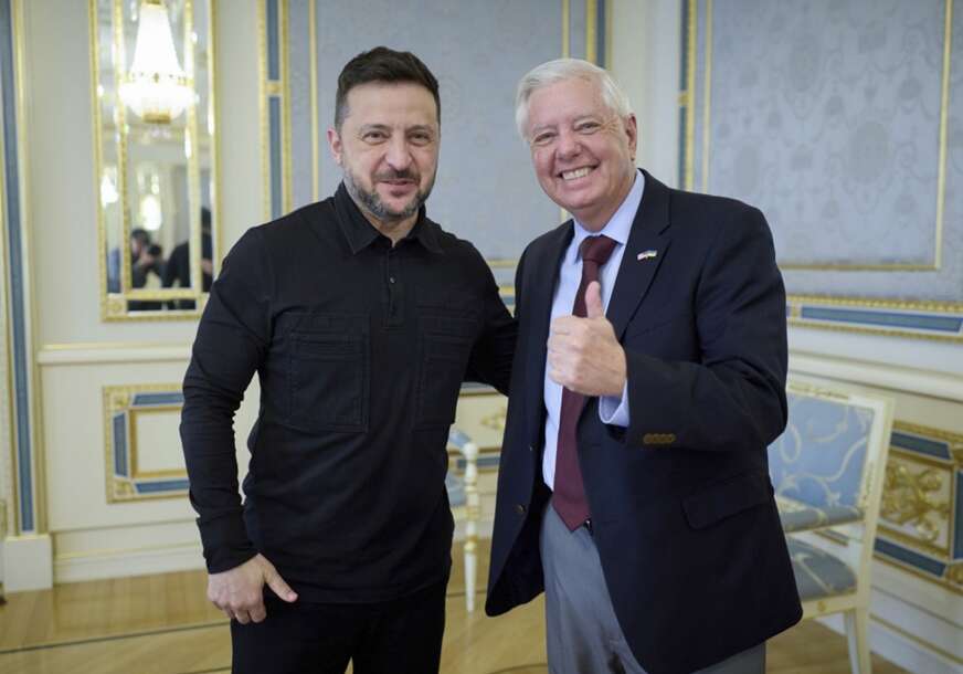 FOTO: FOTO:PRESIDENTIAL PRESS SERVICE HANDOUT HANDOUT/EPA
