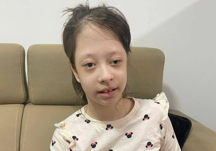 (FOTO) BUDIMO HUMANI Djevojčica vodi tešku borbu sa rijetkom bolešću, pozivom na broj možete donirati 2 KM