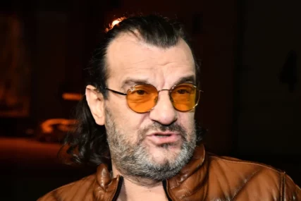 (VIDEO) Na sve strane lete flaše, ljudi se razbježali: Isplivao snimak masovne tuče nakon koncerta Ace Lukasa