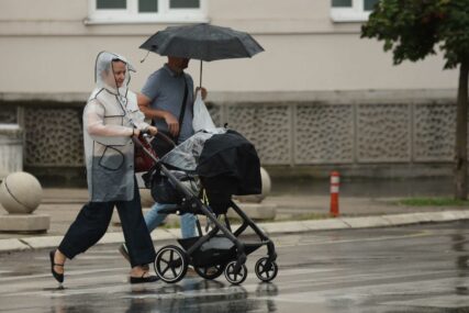 Meteorolozi najavljuju promjenu vremena: Stižu kiša, olujno nevrijeme i pad temperature za desetak stepeni