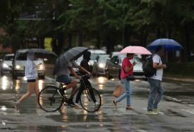 (FOTO) BANJALUKA PREDAHNULA OD VRUĆINA Pljusak i grmljavina donijeli osvježenje, evo ŠTA NAS OČEKUJE DO KRAJA DANA