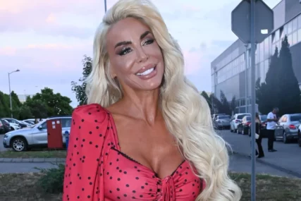 (VIDEO) "Sve što je Jovana Jeremić rekla, tako je bilo" Bojana Lazić stigla na finale "Pinkovih Zvezda" i otvorila dušu