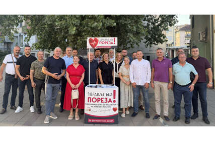(FOTO) „Zdravlje ne smije biti luksuz“ Građani Novog Grada podržali ukidanje PDV na lijekove, Borenović poručio da se BORBA NASTAVLJA