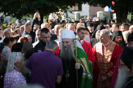 (FOTO) "U Bratunac se ne zove, u Bratunac se ide" Počela CENTRALNA KOMEMORACIJA, patrijarh služi liturgiju