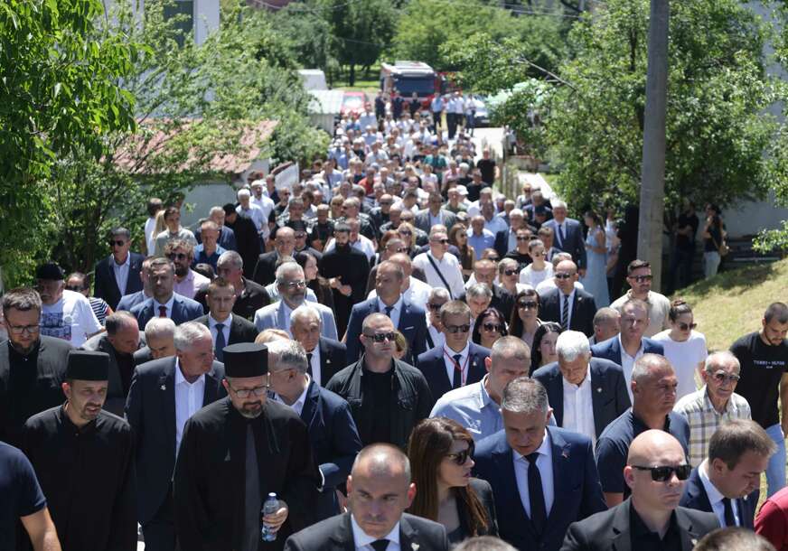 PU Zvornik: Komemorativni skup u Bratuncu protekao mirno i dostojanstveno