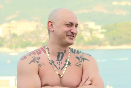 (VIDEO) "DRŽALI SU ME NEKOLIKO SATI U POLICIJI" Desingerica o privođenju i šišanju u Crnoj Gori, otkrio da je platio kaznu pa opleo po Zorici Brunclik