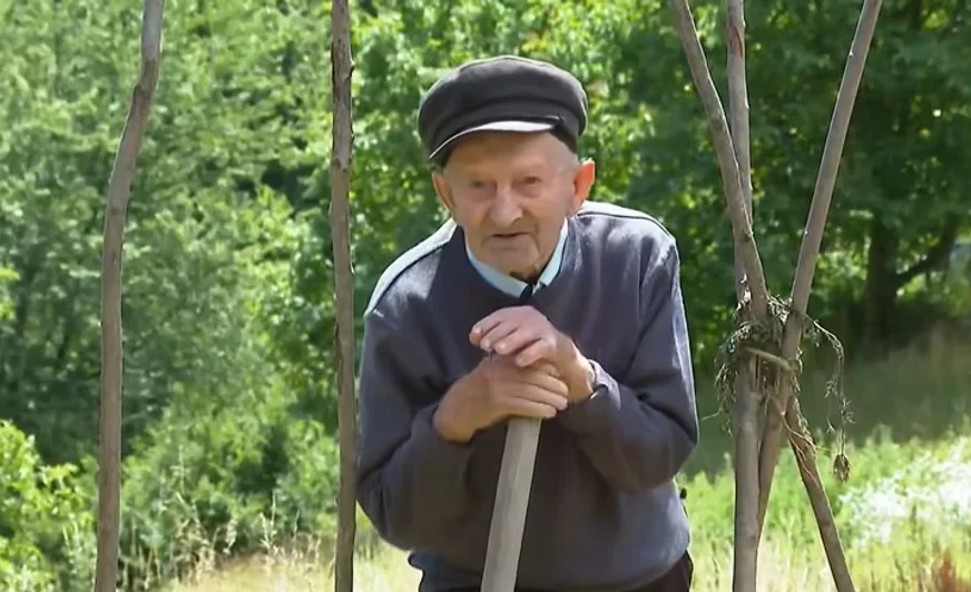 (VIDEO) USKORO PUNI 100 GODINA Djed Miloš iz Bijelog Polja otkrio tajnu dugovječnosti